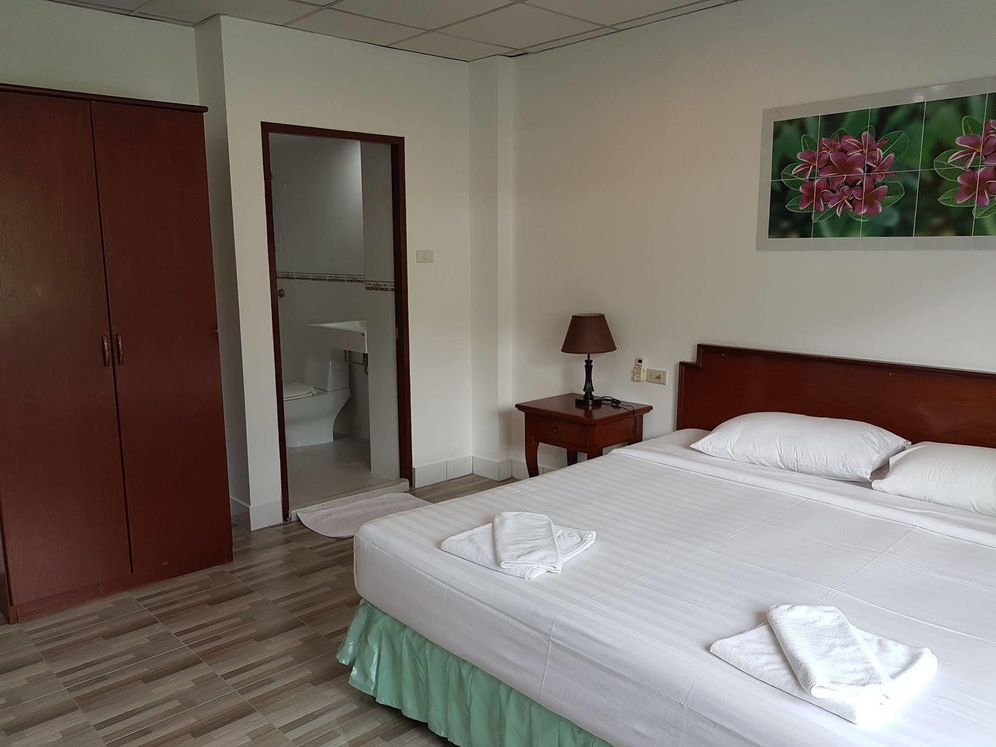 Welcome Inn Hotel @ Karon Beach. Single Room From Only 500 Baht Phuket Exteriör bild