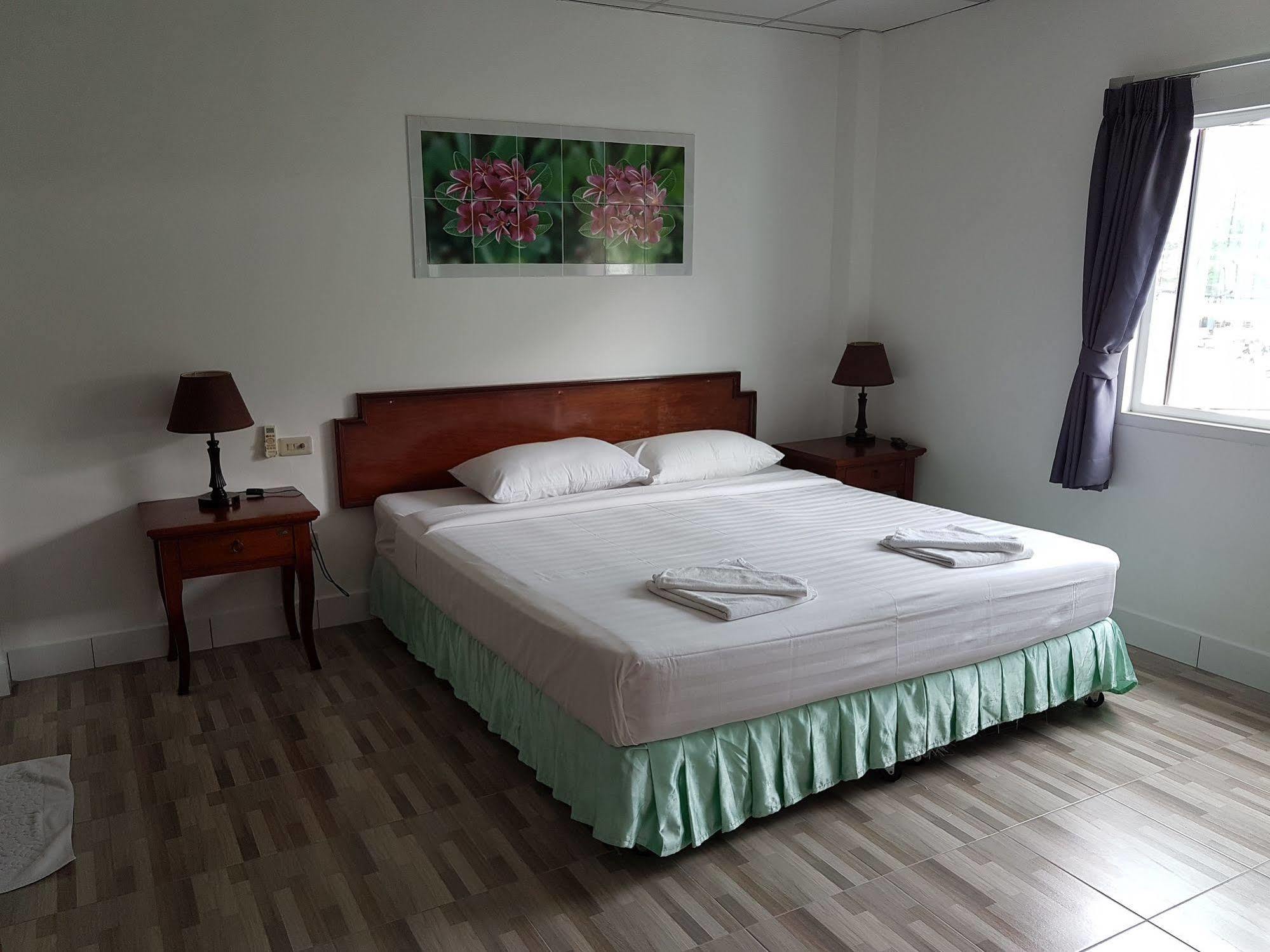 Welcome Inn Hotel @ Karon Beach. Single Room From Only 500 Baht Phuket Exteriör bild