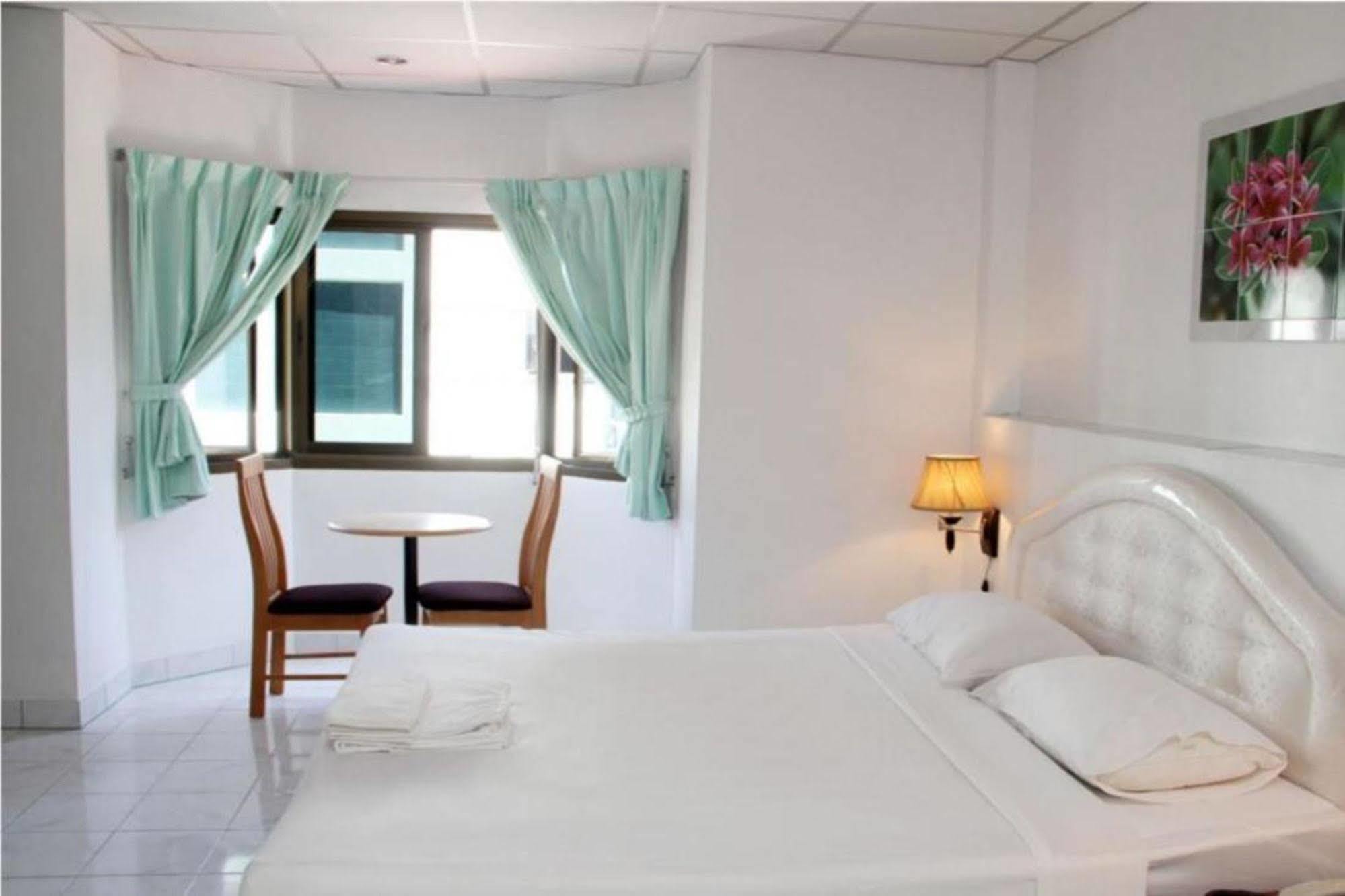 Welcome Inn Hotel @ Karon Beach. Single Room From Only 500 Baht Phuket Exteriör bild